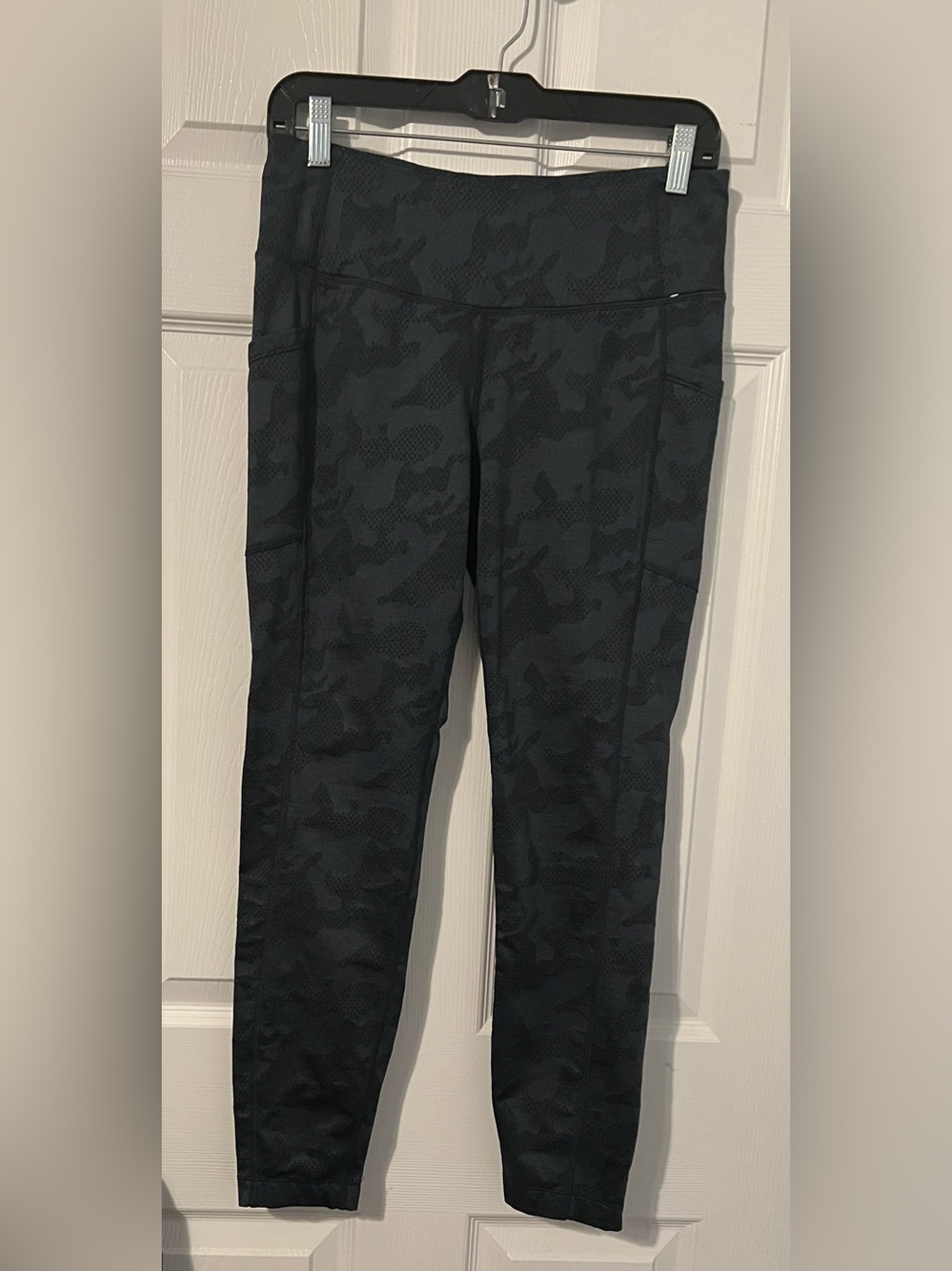 Mondetta Black Camo Leggings Women Medium EUC